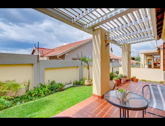 2 BEDROOM HOUSE FOR SALE IN NORTH RIDING